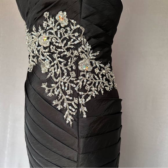 Black Strapless Corset Back Mermaid Gown Rhinestone Accents Size 4 - Formal Prom - Picture 5 of 8